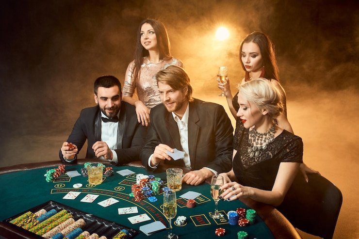 BandarQ live table with professional dealer at smartgaming77
